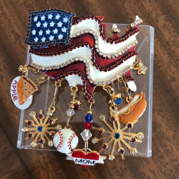 Vintage 2000 Lunch at the Ritz patriotic brooch LATR - Picture 2 of 16